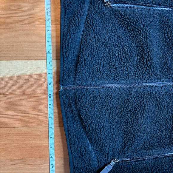 Patagonia women’s fleece vest black medium - Picture 7 of 8